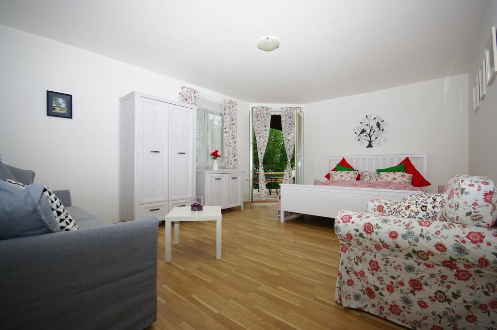 Cozy Gardens Apartments In Prag Eksteriør billede